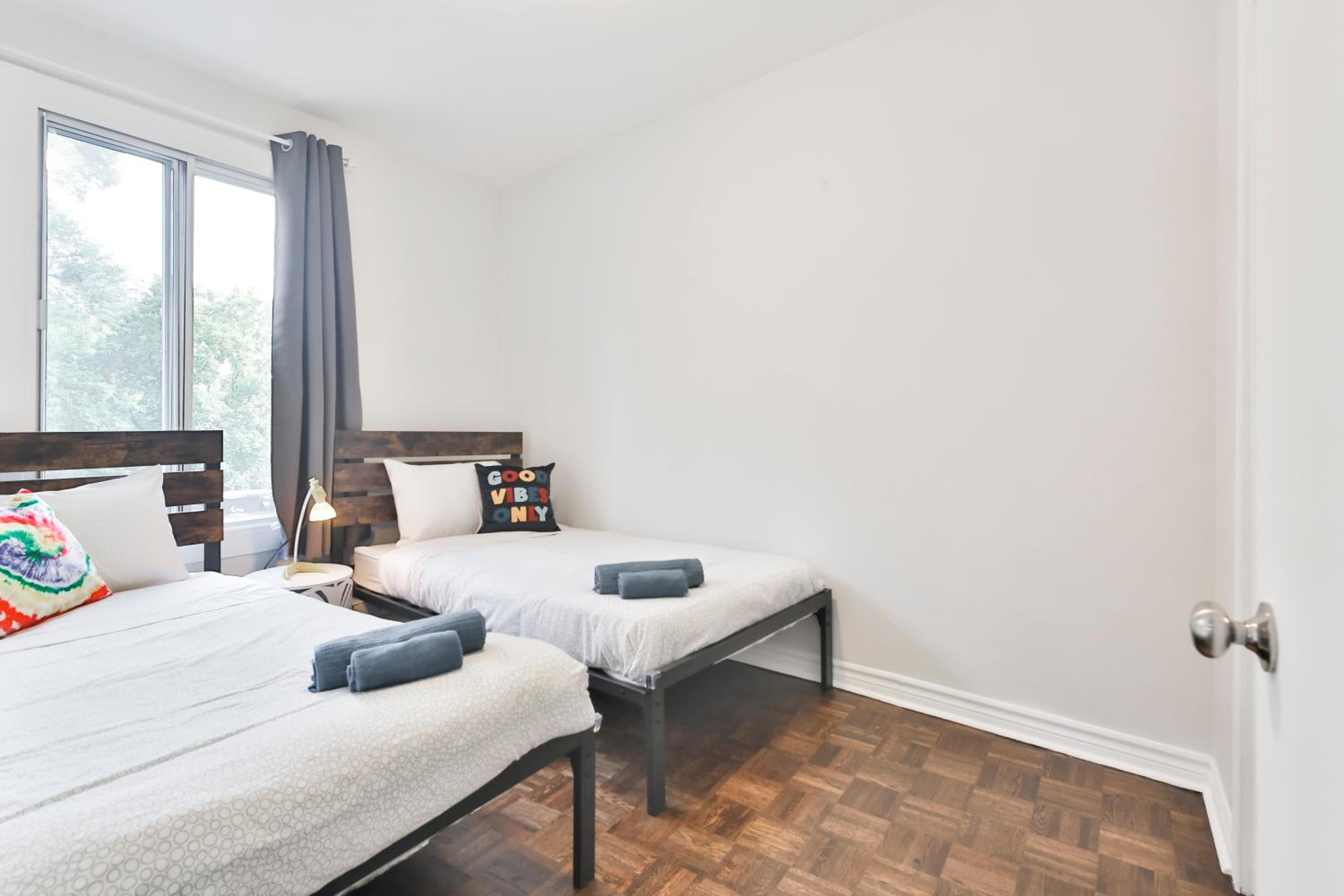 250 METERS to METRO BERRI UQAM - Spacious fully equipped APARTMENTS - 1 FREE PARKING per unit - in-unit Washer & Dryer - fully stocked KITCHEN - WORKSPACE 