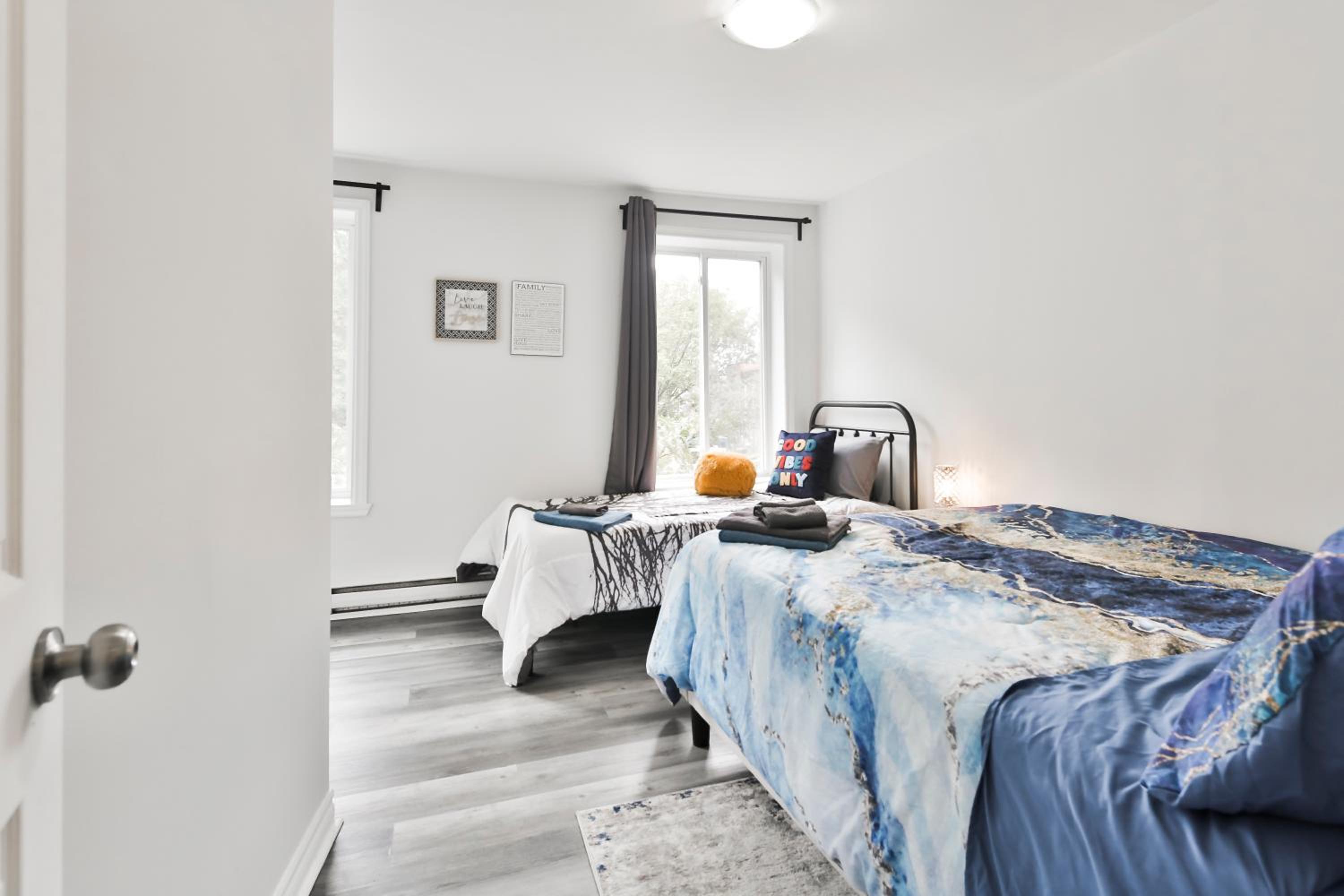 250 METERS to METRO BERRI UQAM - Spacious fully equipped APARTMENTS - 1 FREE PARKING per unit - in-unit Washer & Dryer - fully stocked KITCHEN - WORKSPACE 