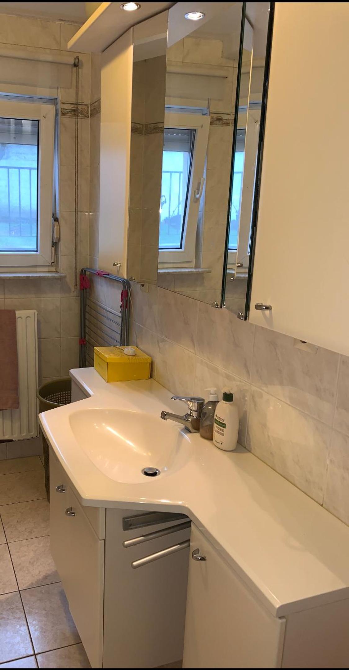 Large Room in Schuttrange Free Parking 10mins to Airport Excellent Customer Services