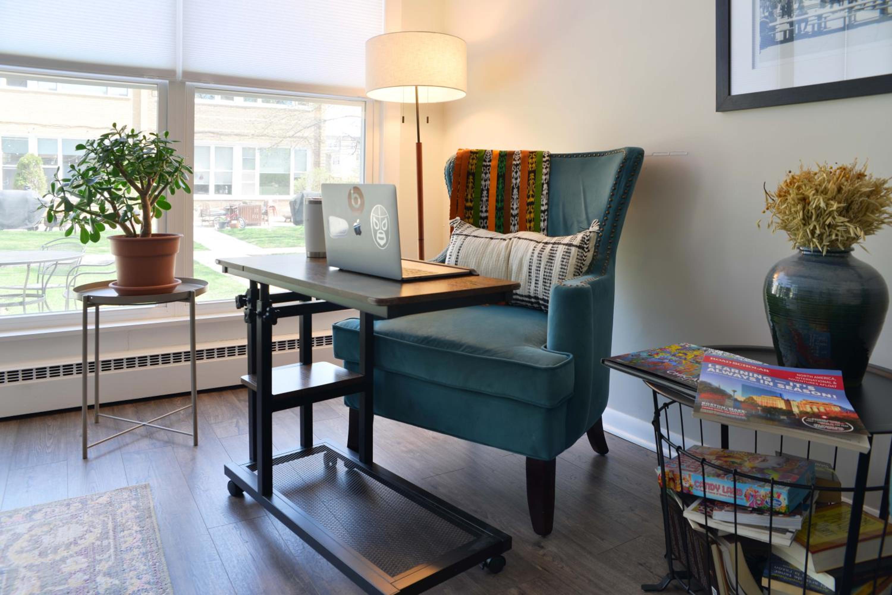 Northside FAMLYNEST Lincoln Sq 4BR 2BA 2P Rare find view 5
