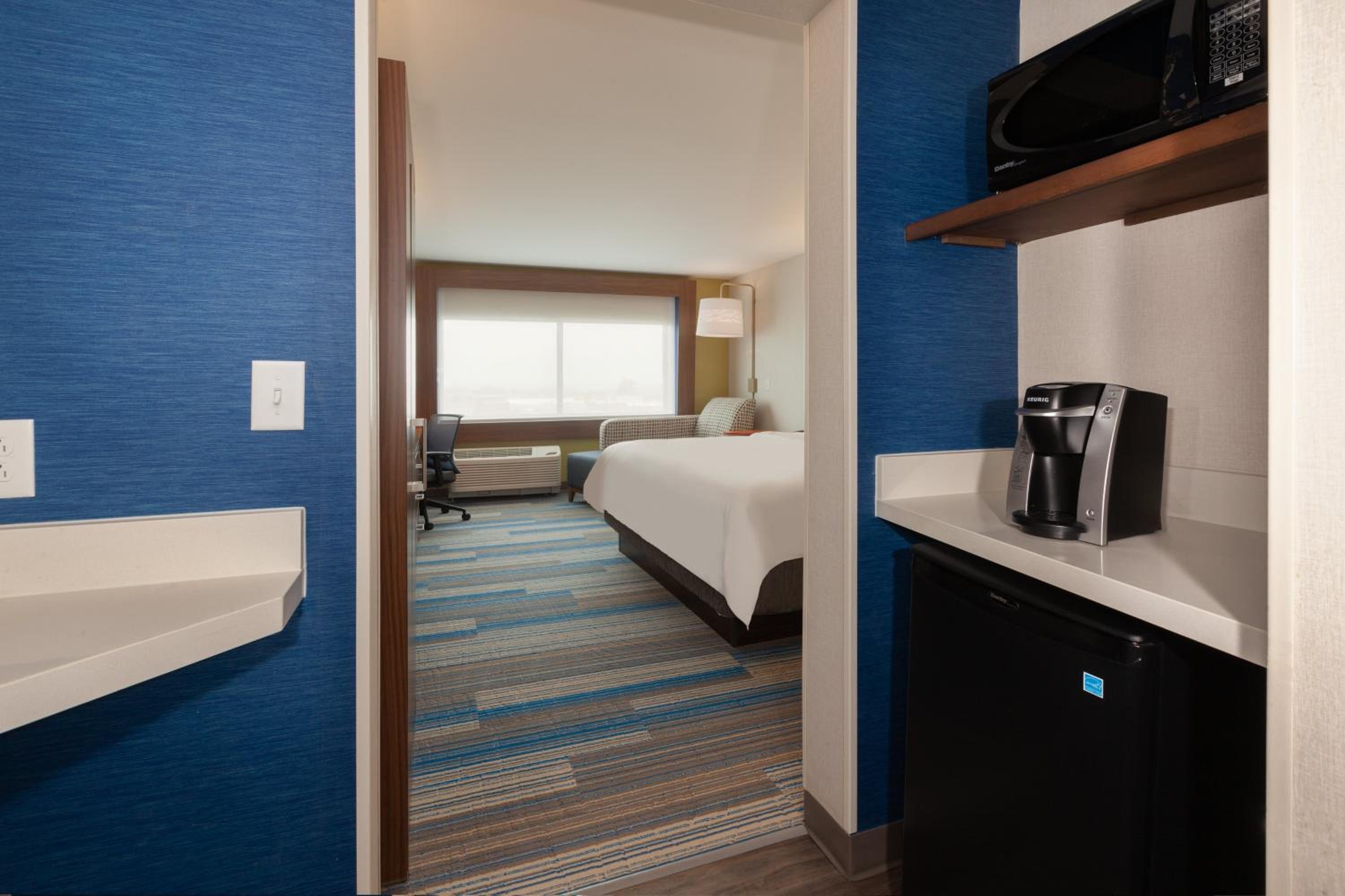 Brunswick Vacations - Holiday Inn Express Suites Brunswick-Harpers Ferry Area, an IHG Hotel - Property Image 15