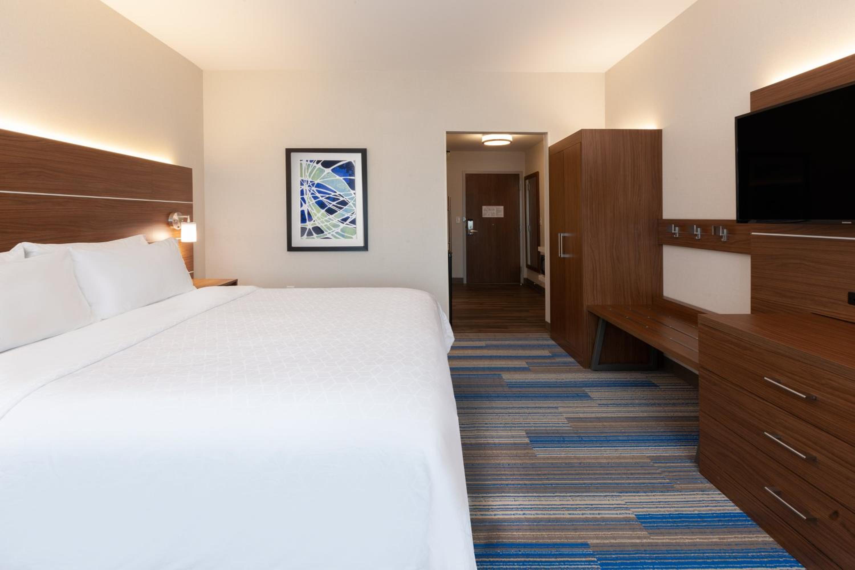 Brunswick Vacations - Holiday Inn Express  Suites Brunswick-Harpers Ferry Area, an IHG Hotel - Property Image 3