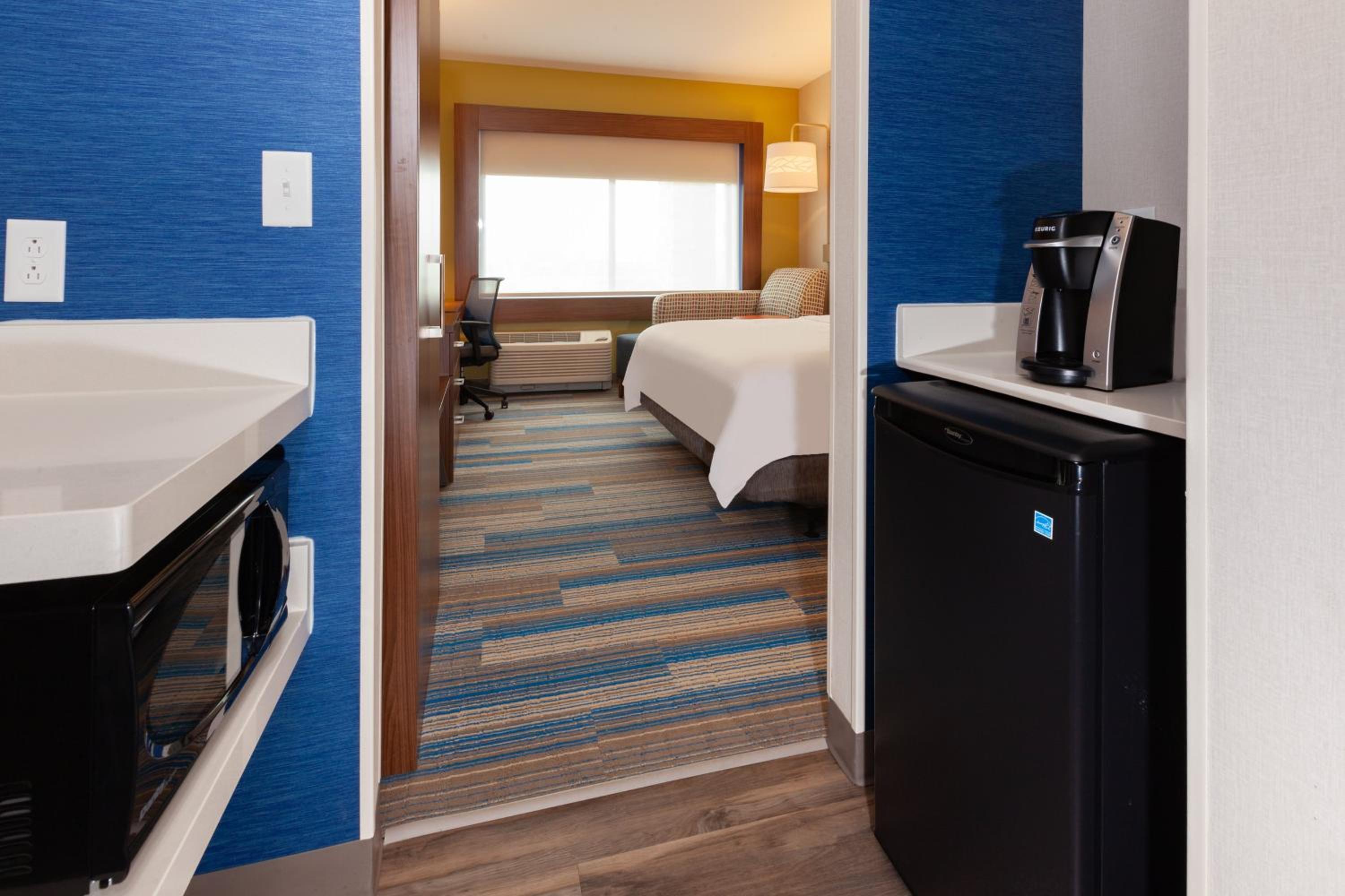 Brunswick Vacations - Holiday Inn Express Suites Brunswick-Harpers Ferry Area, an IHG Hotel - Property Image 14