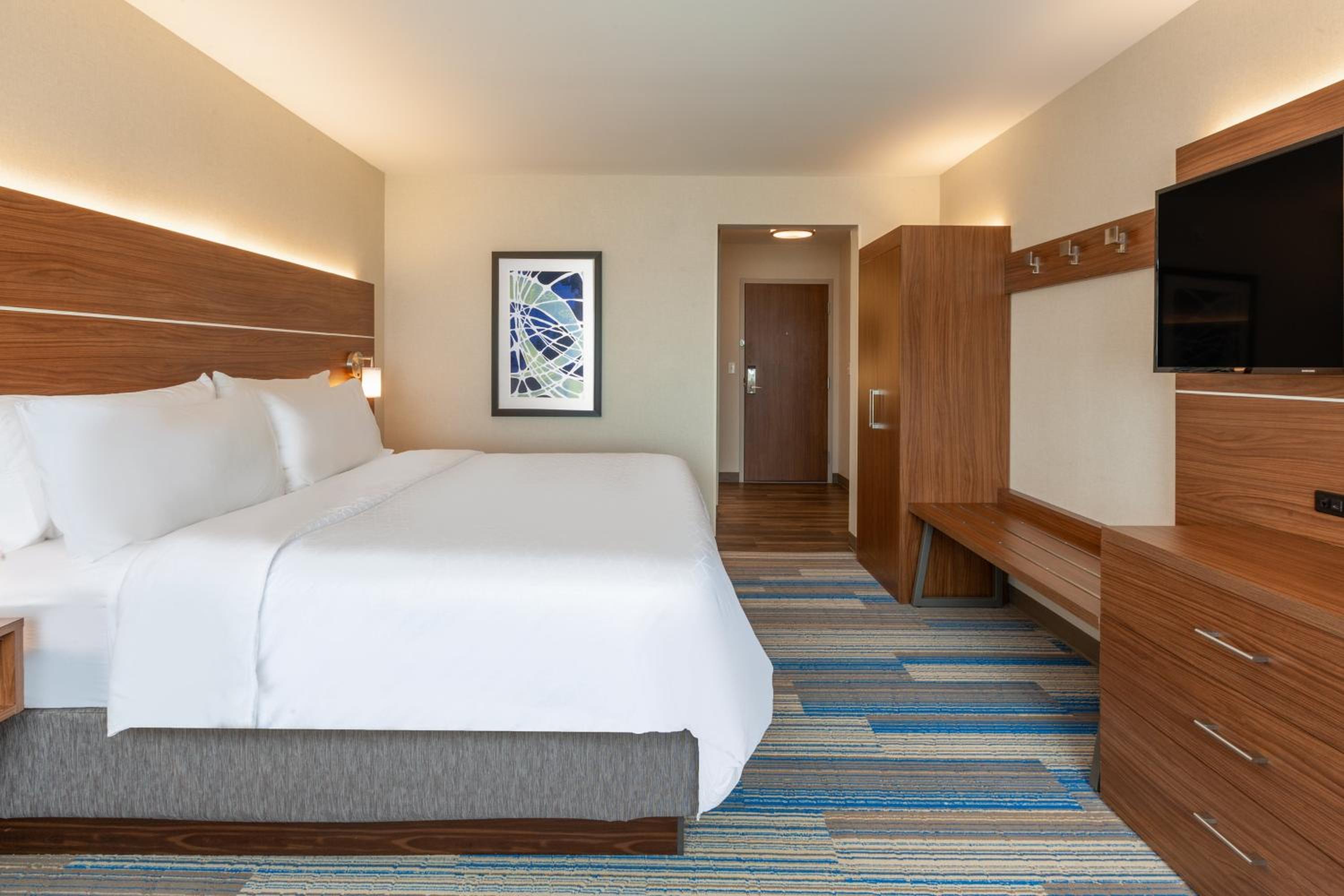 Brunswick Vacations - Holiday Inn Express  Suites Brunswick-Harpers Ferry Area, an IHG Hotel - Property Image 8