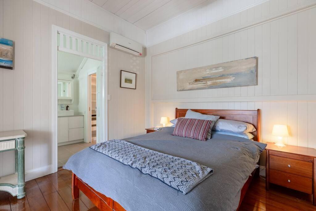 Quaint & Cosy 1 Bedroom Apartment in Queenslander.