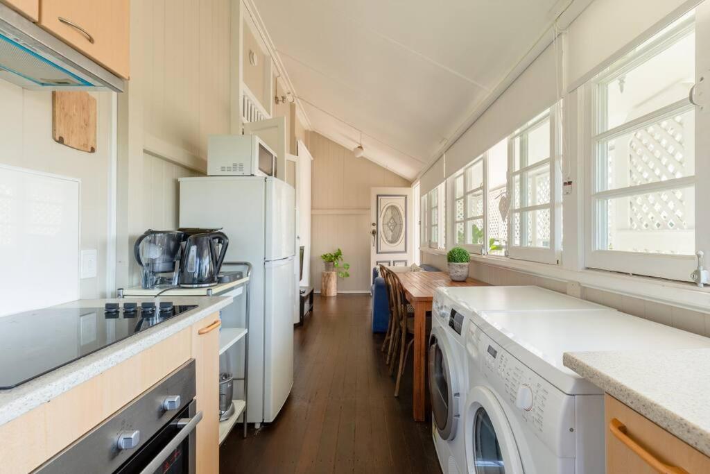 Quaint & Cosy 1 Bedroom Apartment in Queenslander.