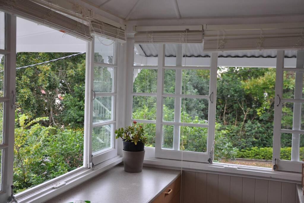 Quaint & Cosy 1 Bedroom Apartment in Queenslander.