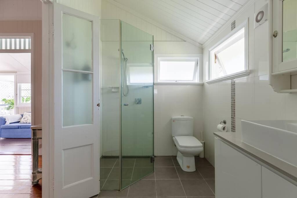 Quaint & Cosy 1 Bedroom Apartment in Queenslander.