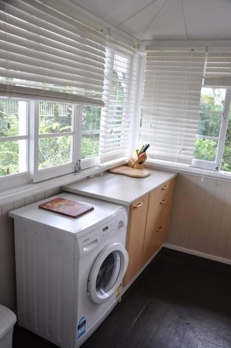 Quaint & Cosy 1 Bedroom Apartment in Queenslander.