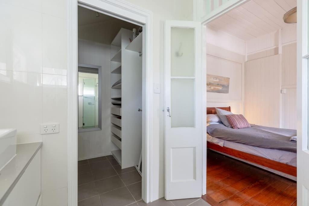 Quaint & Cosy 1 Bedroom Apartment in Queenslander.
