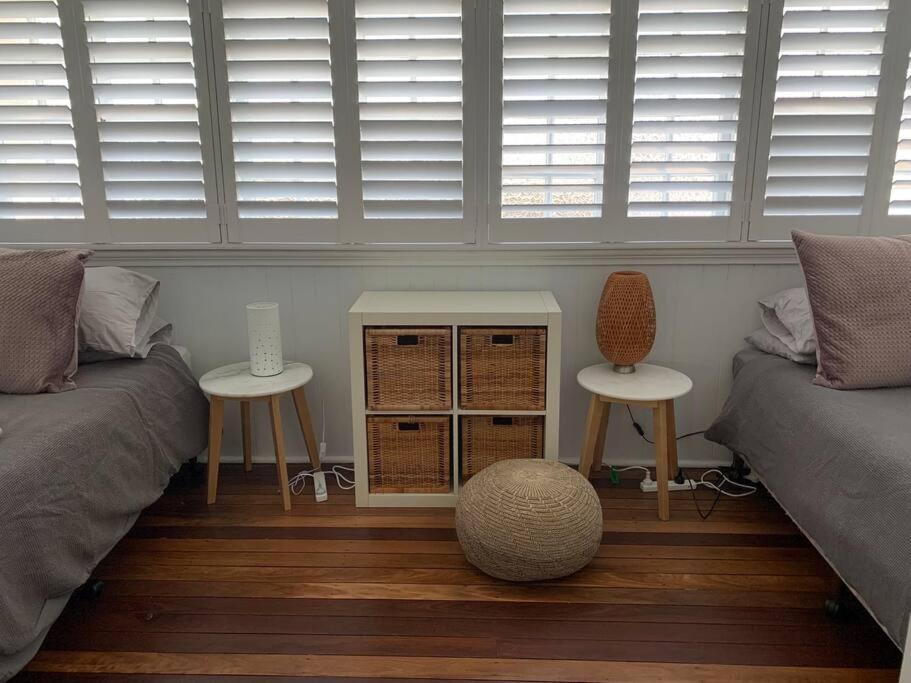 Charming 1920's 4Br freestanding Plantation Qldr.
