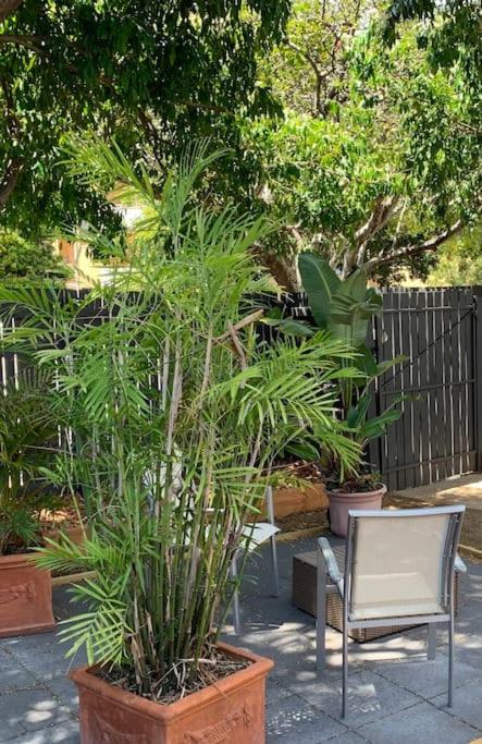 Charming 1920's 4Br freestanding Plantation Qldr.