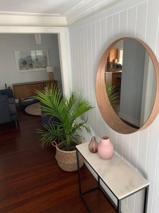 Charming 1920's 4Br freestanding Plantation Qldr.