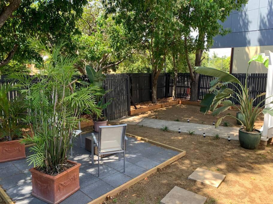 Charming 1920's 4Br freestanding Plantation Qldr.