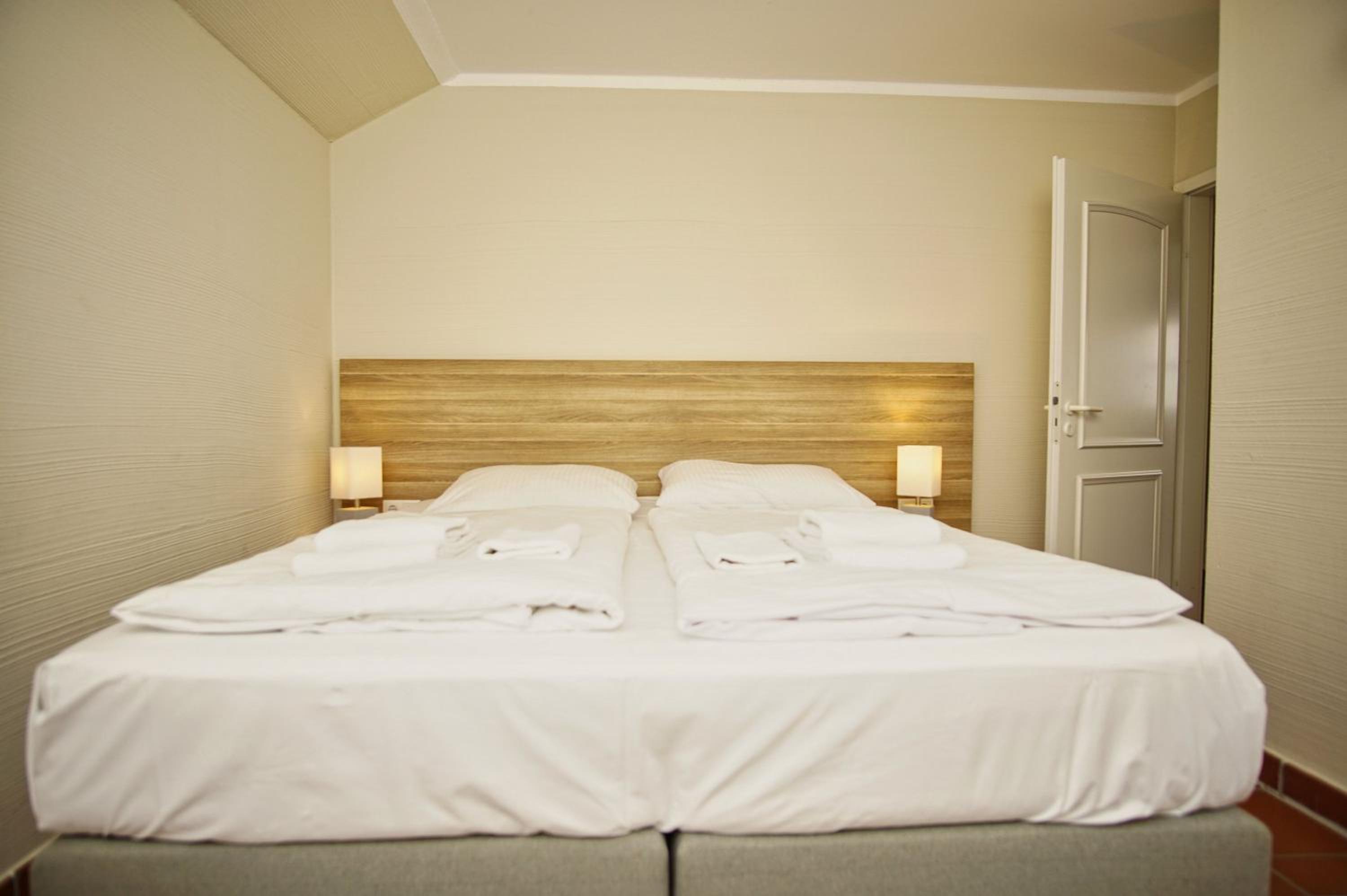 strandnahe Ferienwohnung mit eigener Terrasse - Feriendorf Bakenberg FeWo D06