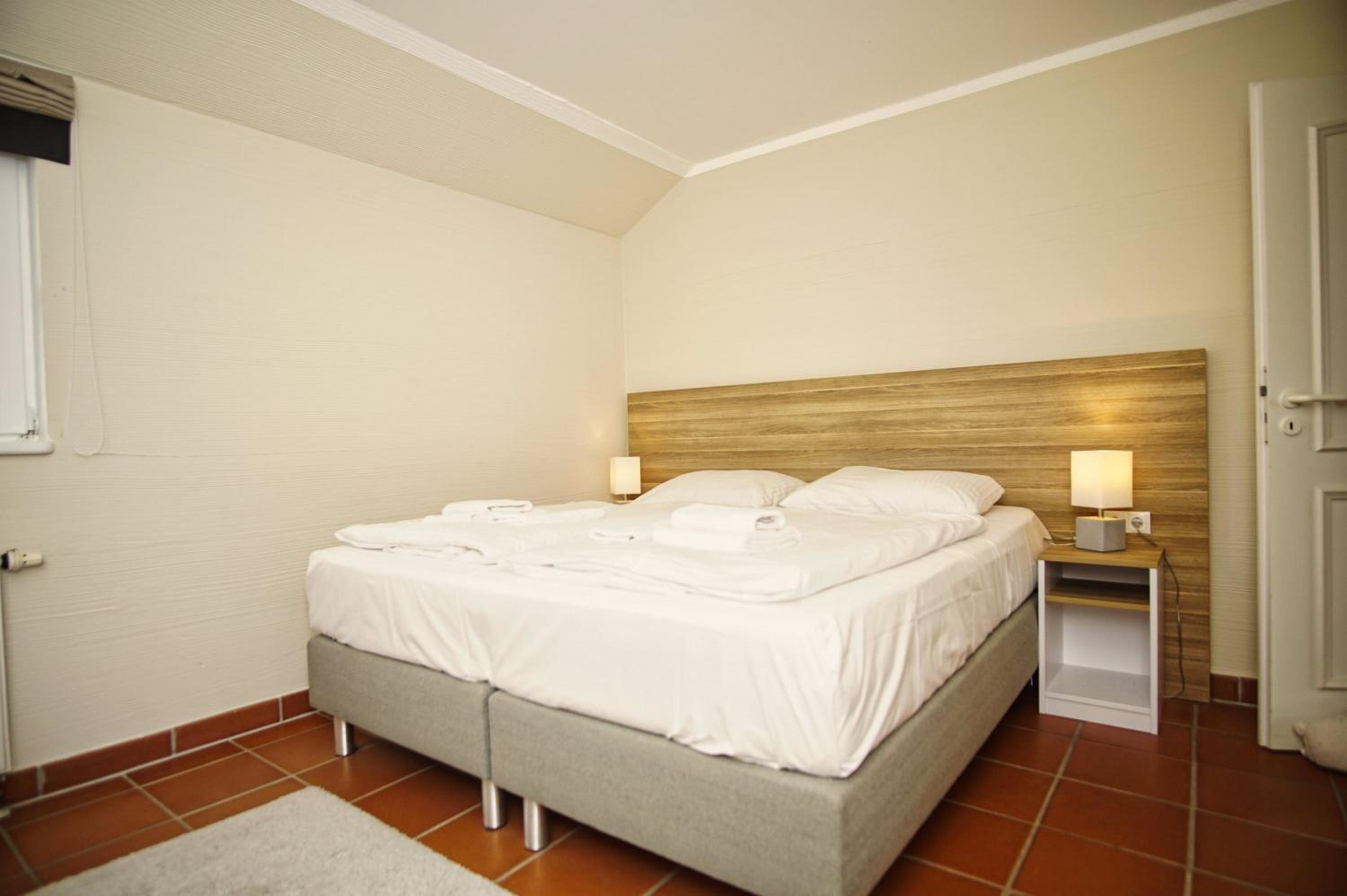 strandnahe Ferienwohnung mit eigener Terrasse - Feriendorf Bakenberg FeWo D06