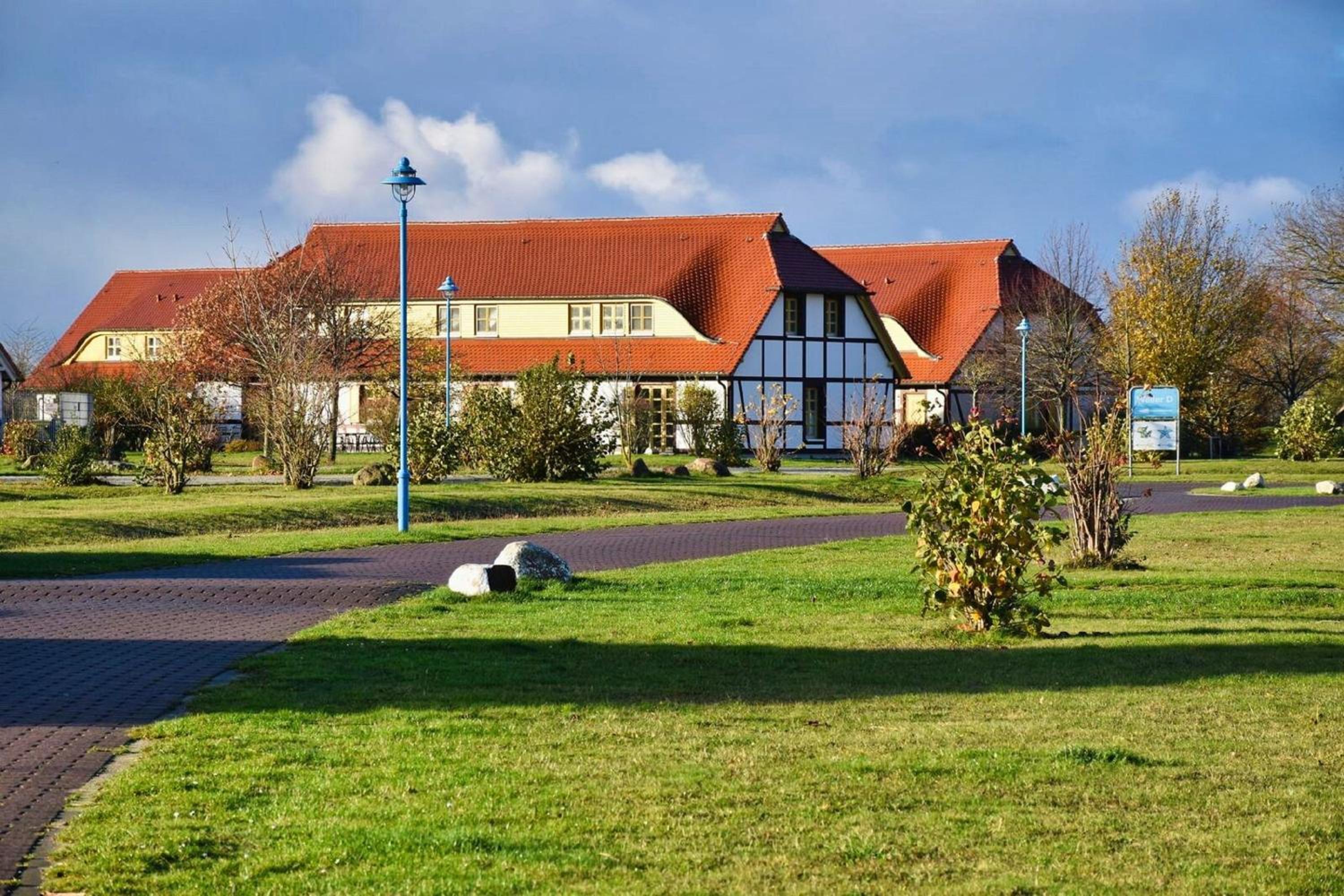 strandnahe Ferienwohnung mit eigener Terrasse - Feriendorf Bakenberg FeWo D06