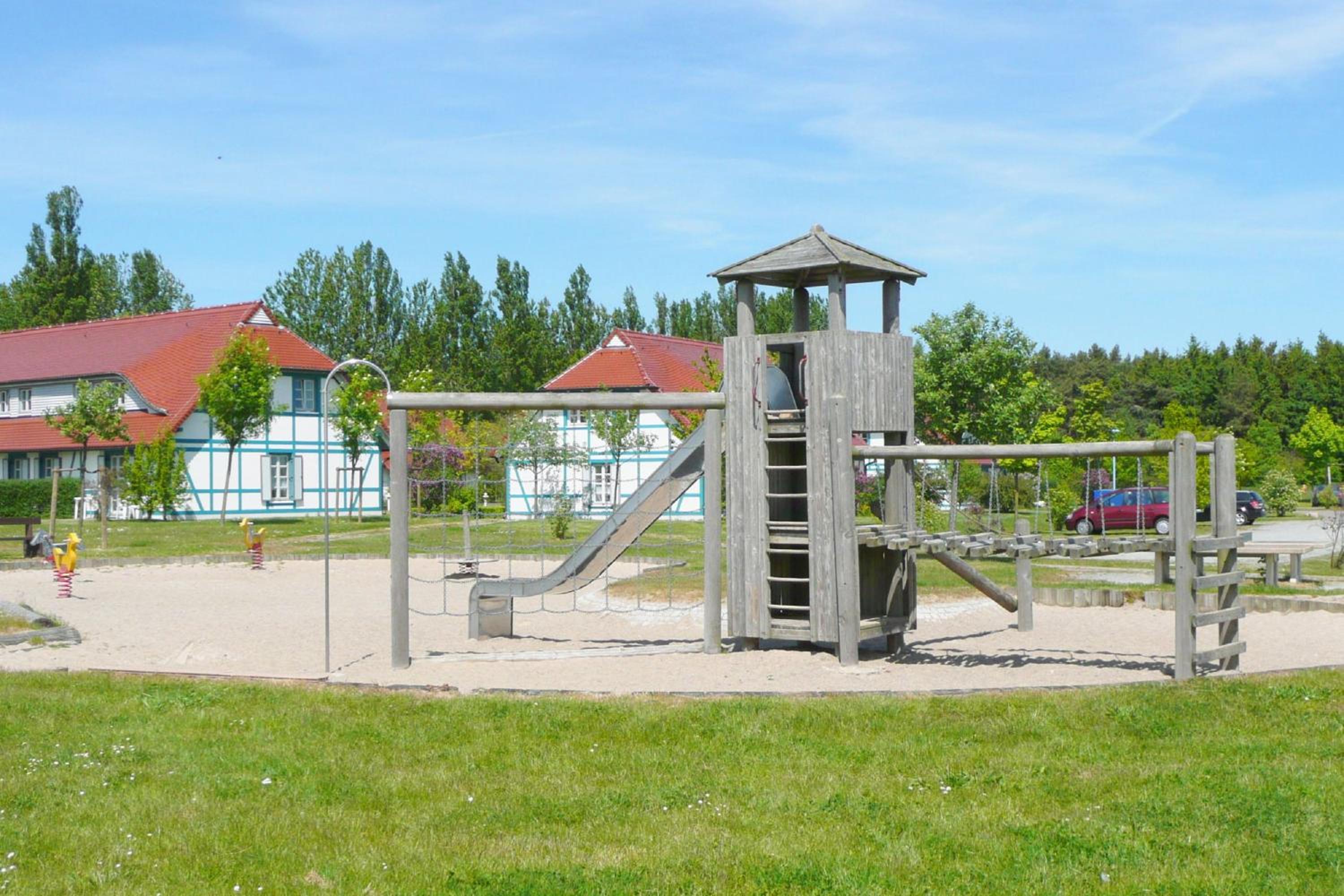 strandnahe Ferienwohnung mit eigener Terrasse - Feriendorf Bakenberg FeWo D06