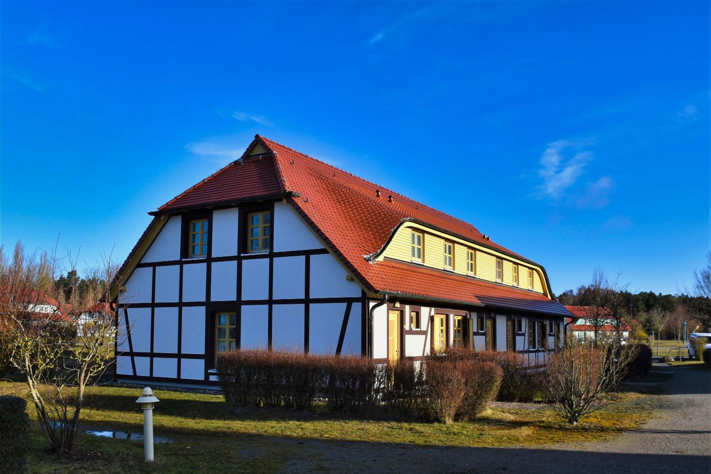 strandnahe Ferienwohnung mit eigener Terrasse - Feriendorf Bakenberg FeWo D06