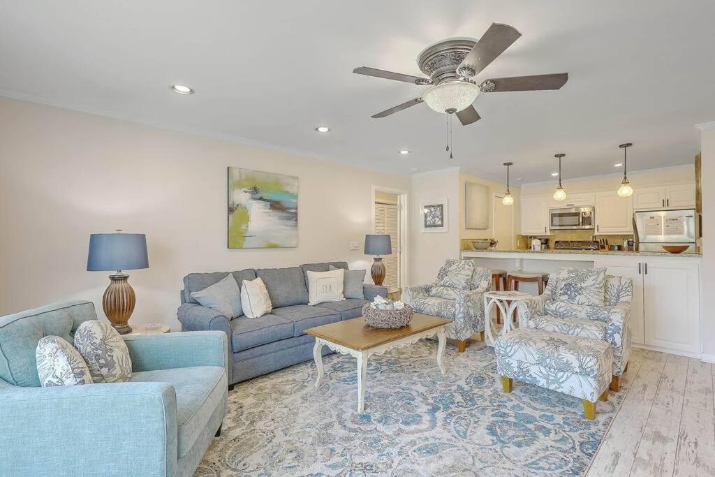 Lagoon Villa 9 - Superb Villa by Pool! Short Walk to Beach view 3