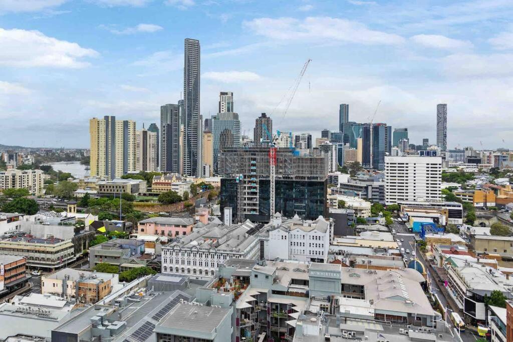 Hotel New 3 Bed Penthouse Resort Style Complex