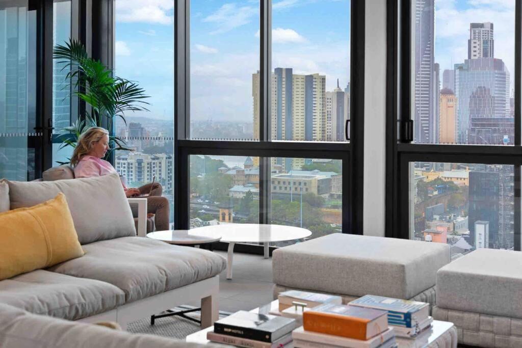 New 3 Bed Penthouse Resort style complex