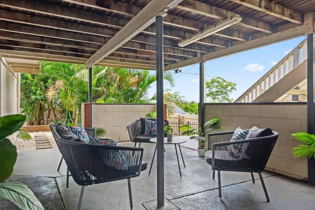 Charming 5BR Family Home w/Pool 10min from Airport