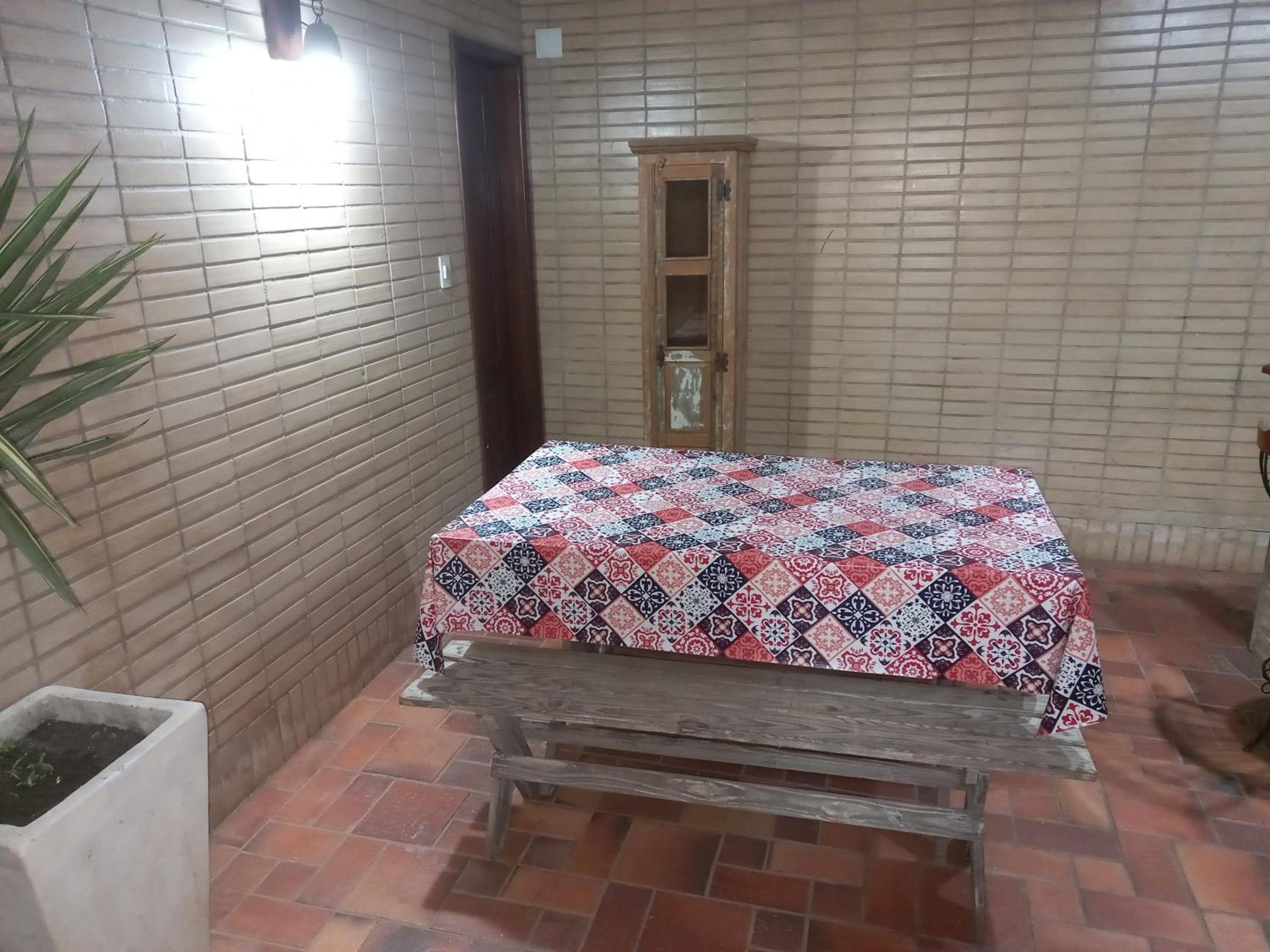Linda Casa no Jardim Mariléa com Área Gourmet e Hidromassagem!