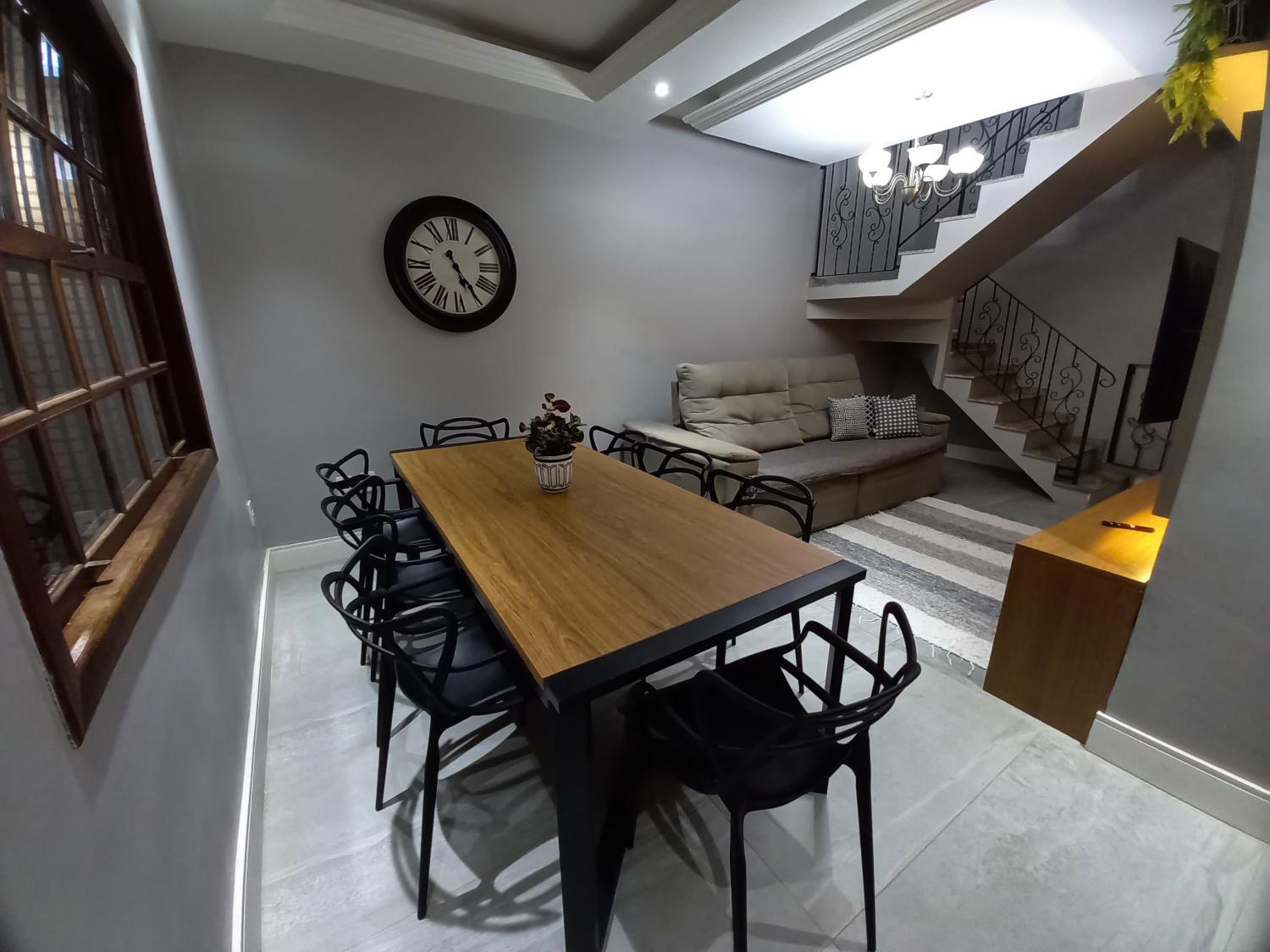 Linda Casa no Jardim Mariléa com Área Gourmet e Hidromassagem!