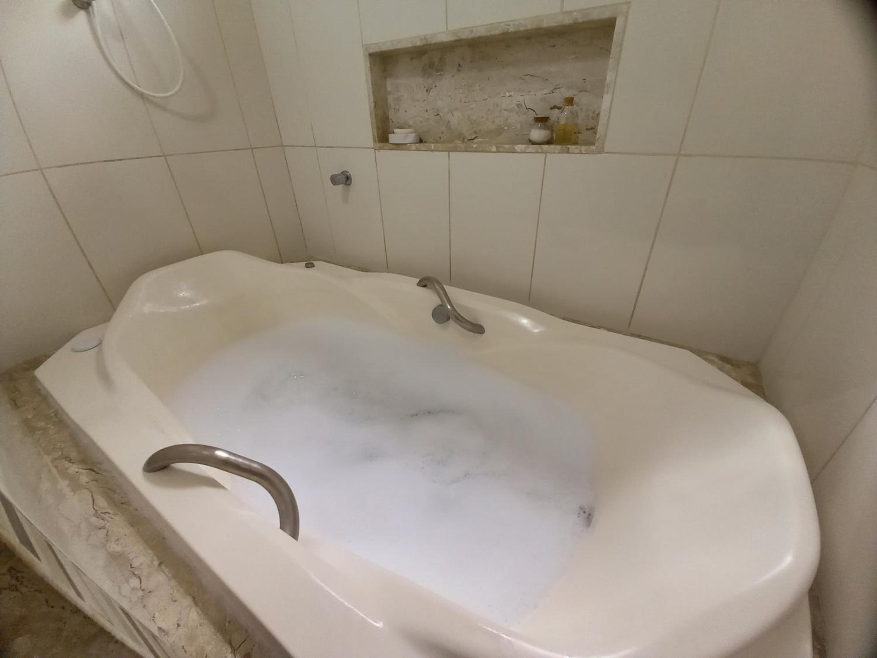 Linda Casa no Jardim Mariléa com Área Gourmet e Hidromassagem!