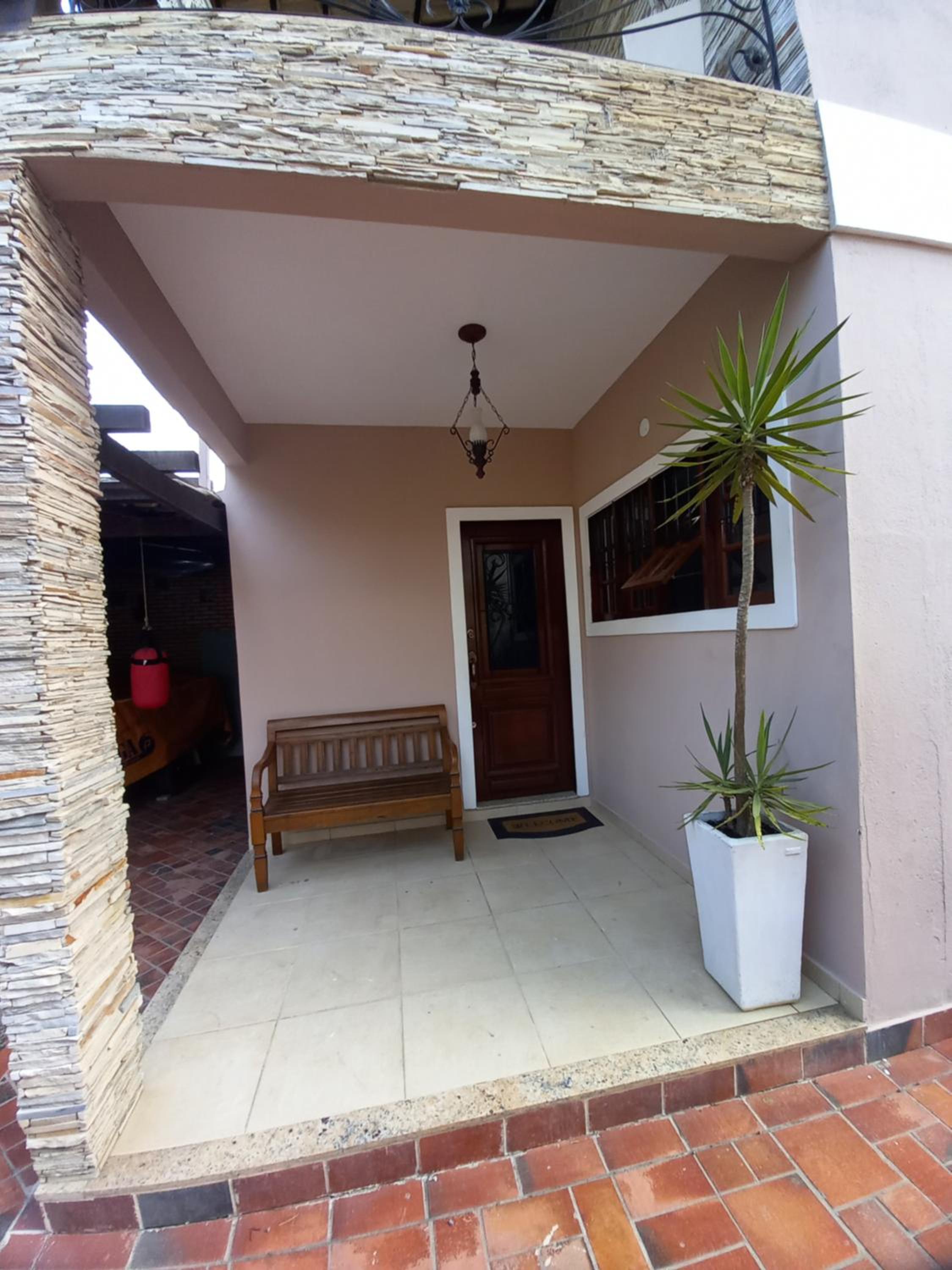 Linda Casa no Jardim Mariléa com Área Gourmet e Hidromassagem!
