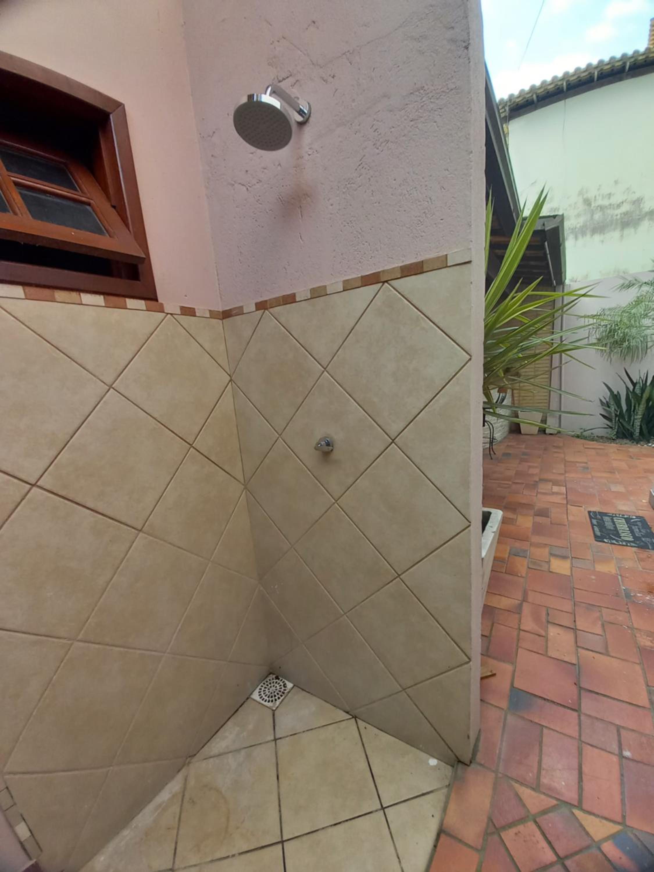 Linda Casa no Jardim Mariléa com Área Gourmet e Hidromassagem!