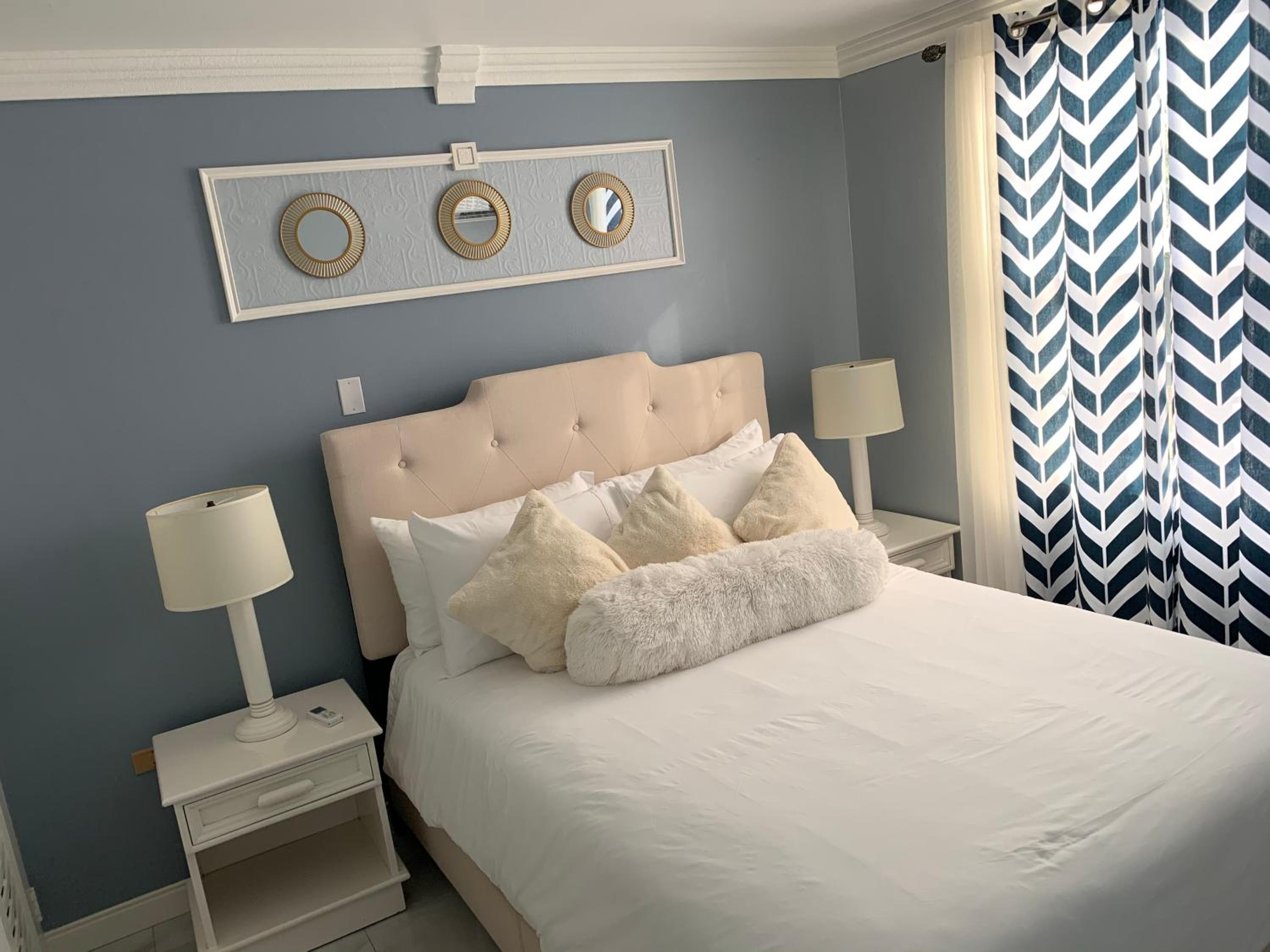 Calla Lily Apartment