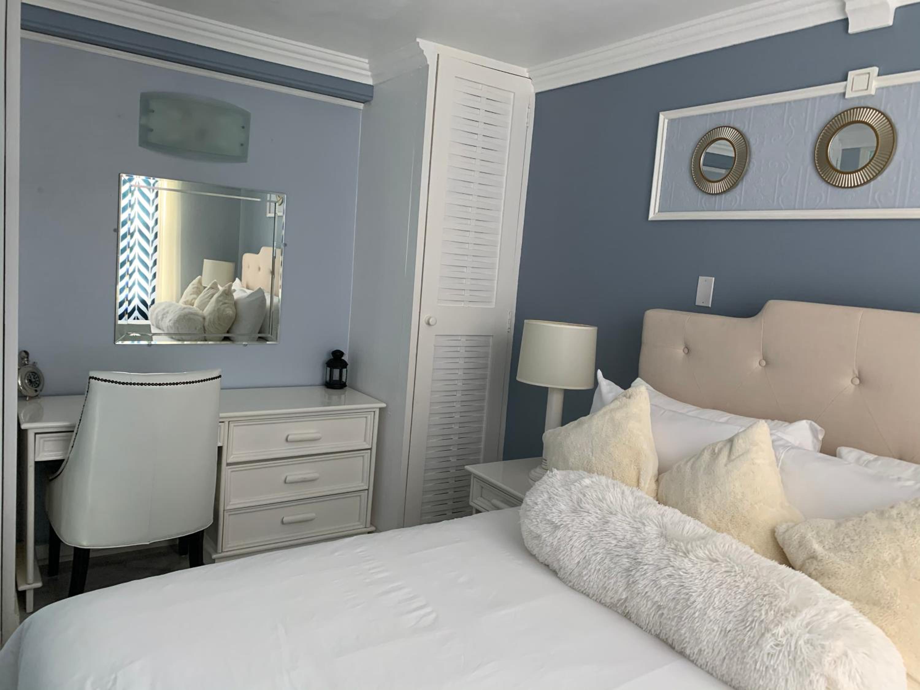 Calla Lily Apartment