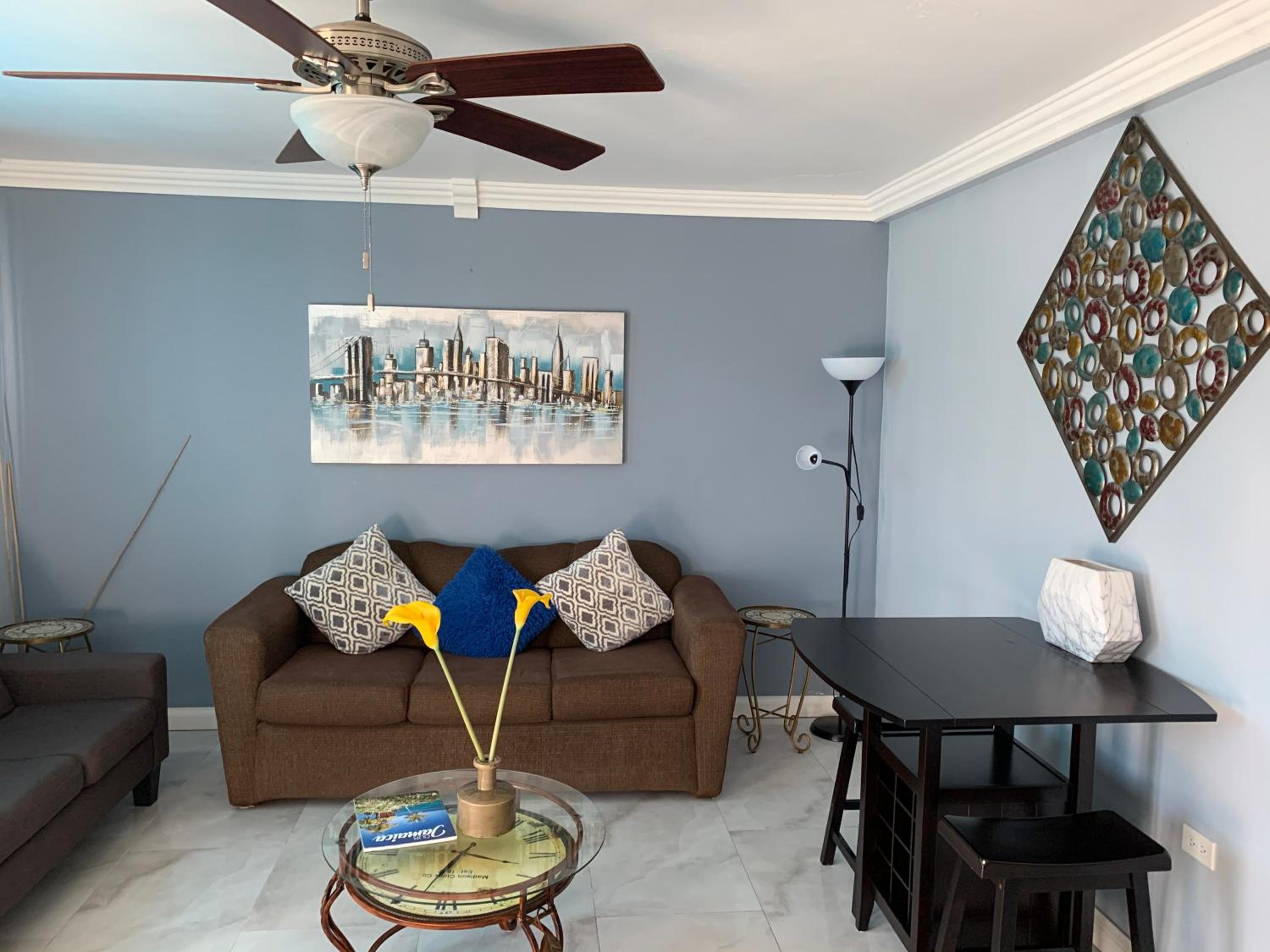 Calla Lily Apartment