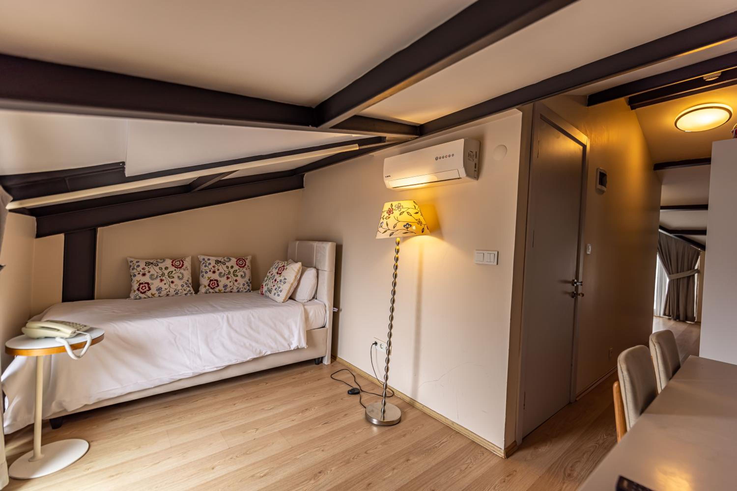 Calanthe Residence - Image 8