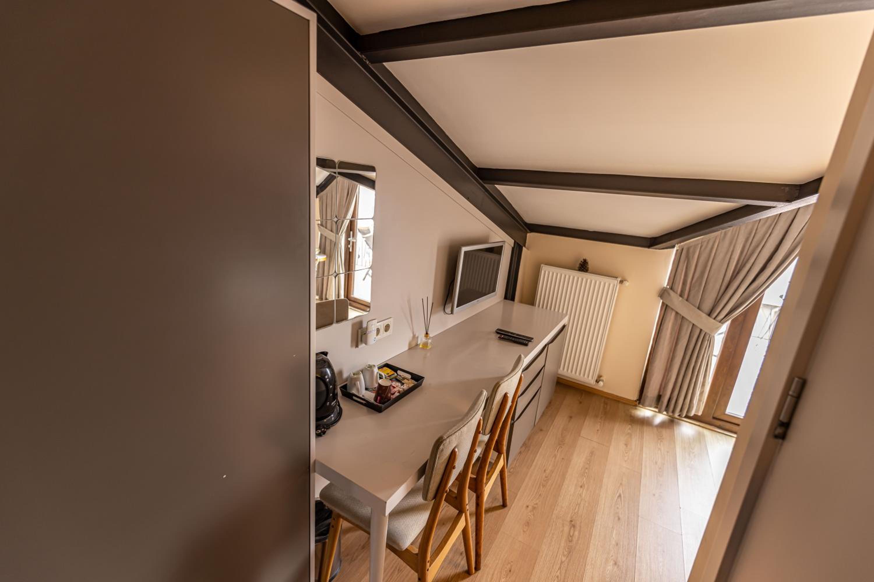 Calanthe Residence - Image 9