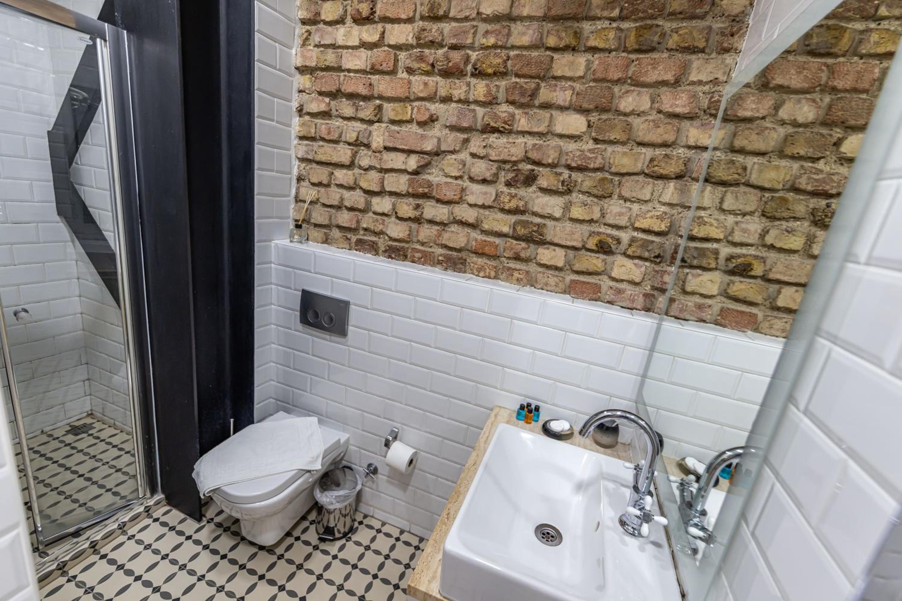 Calanthe Residence - Image 41