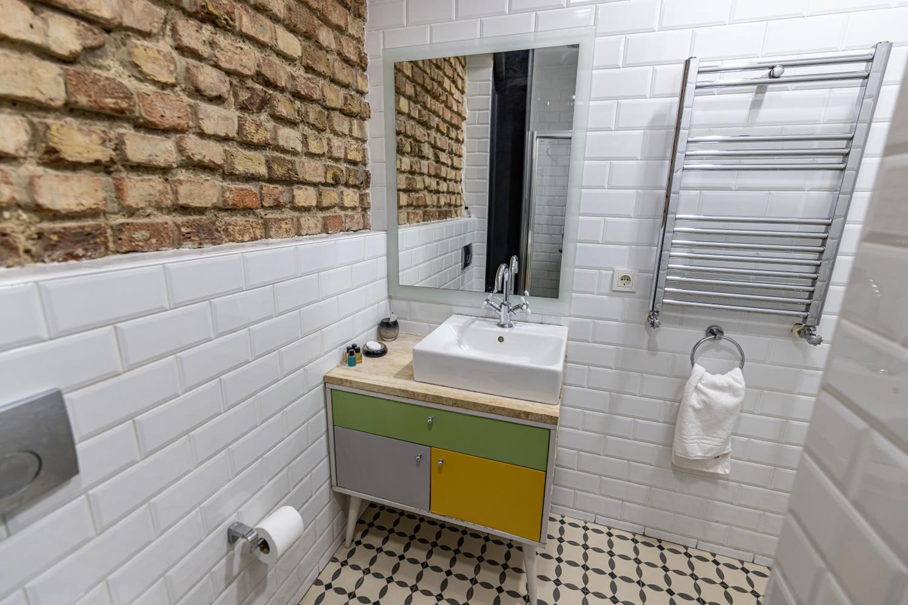 Calanthe Residence - Image 42