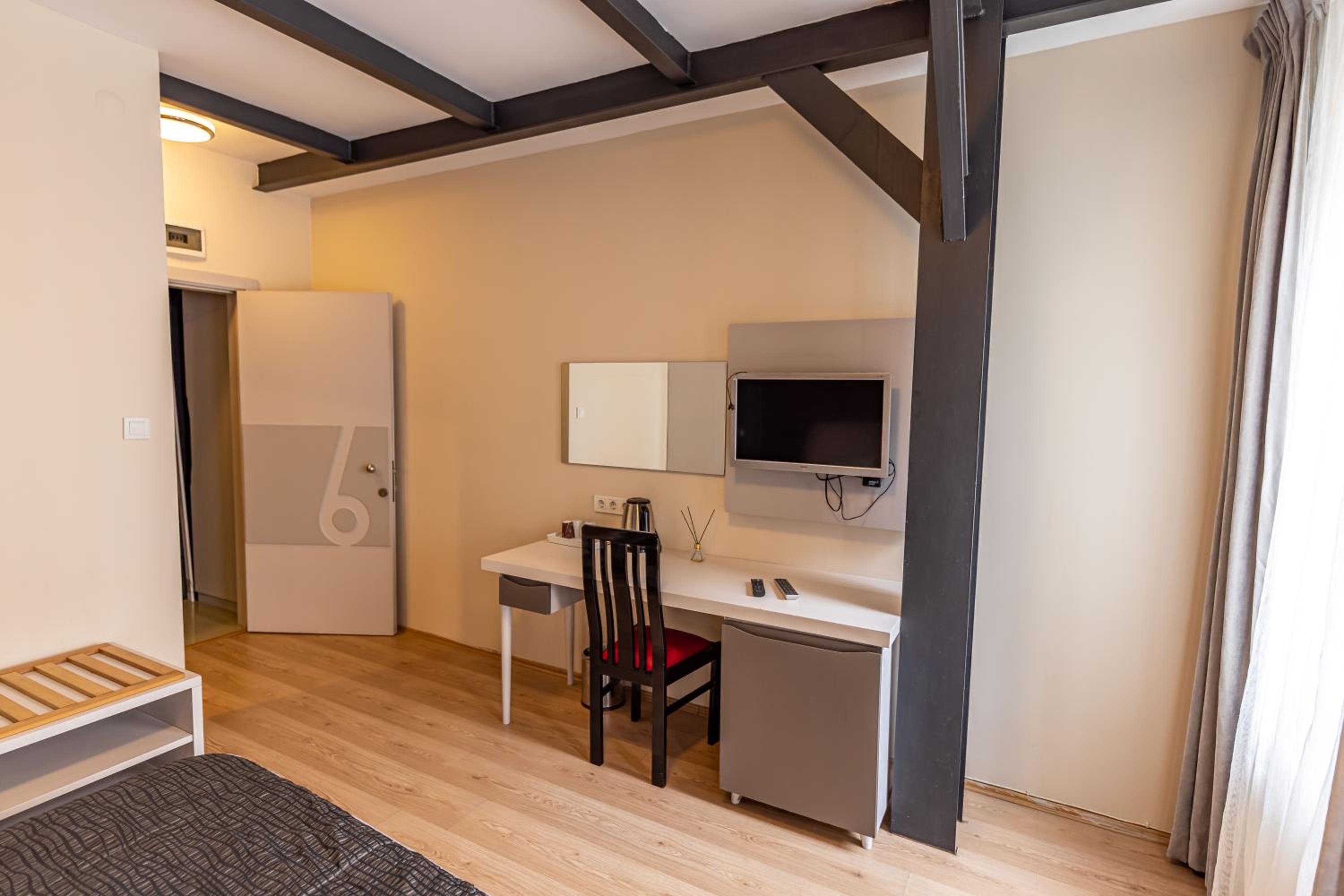 Calanthe Residence - Image 26