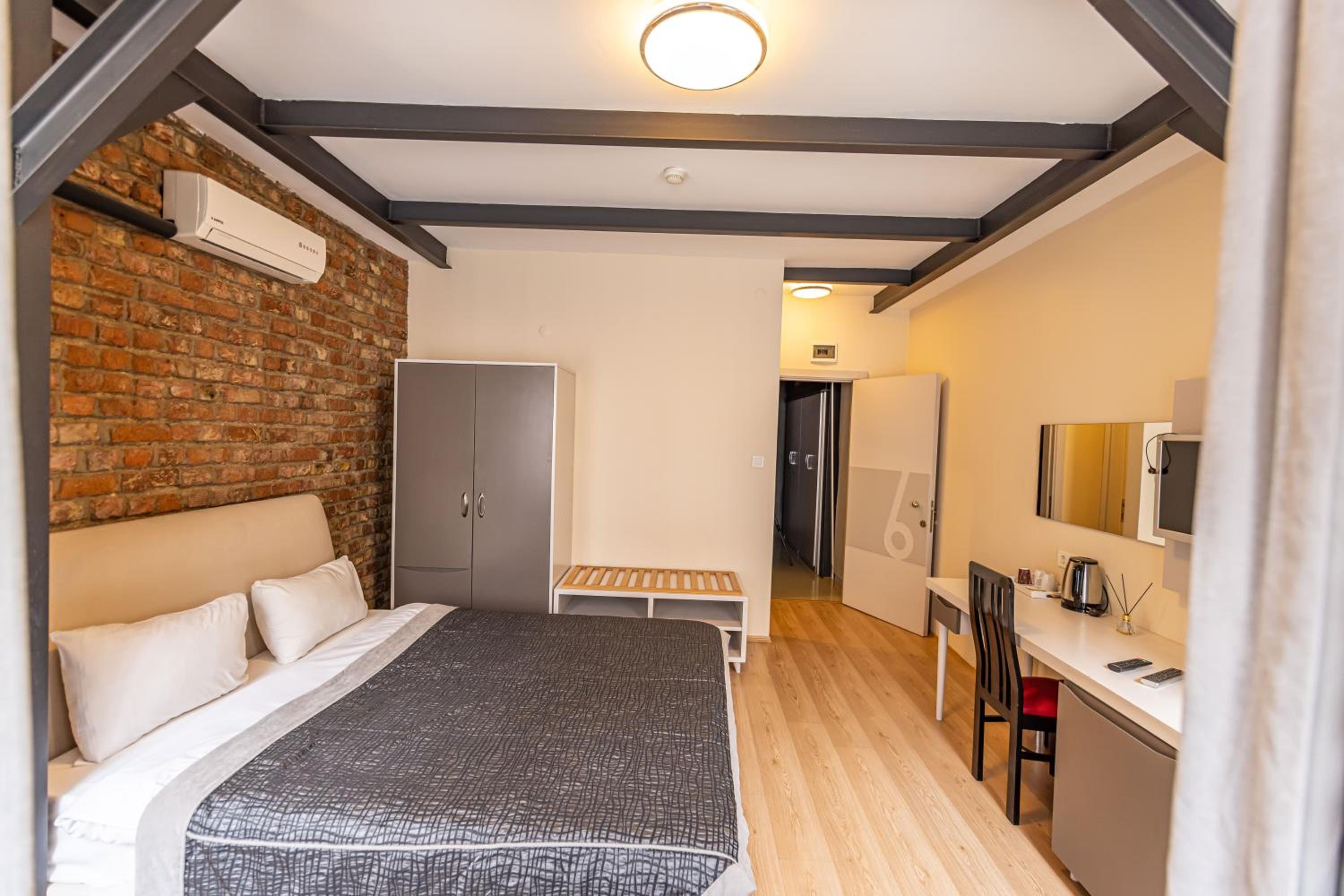 Calanthe Residence - Image 25