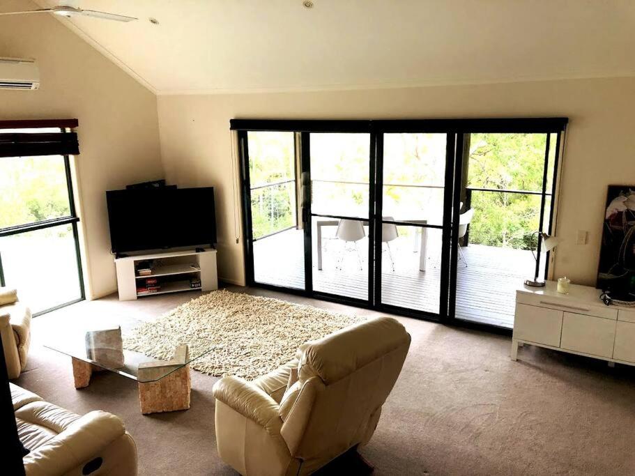 Noosa hinterland acreage close to the beach