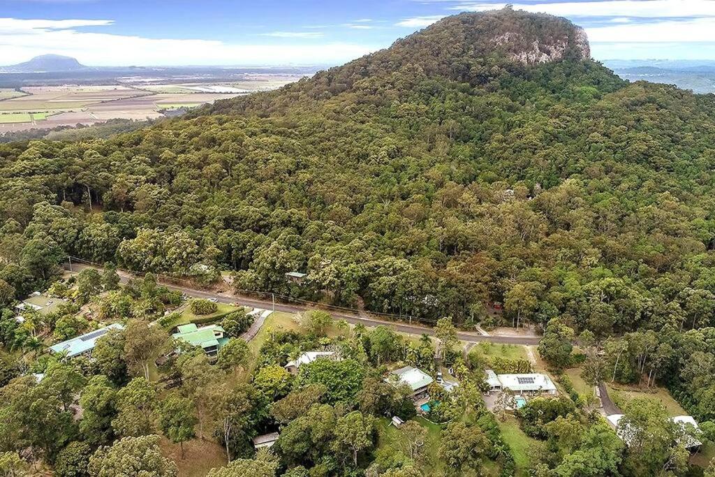 Noosa hinterland acreage close to the beach