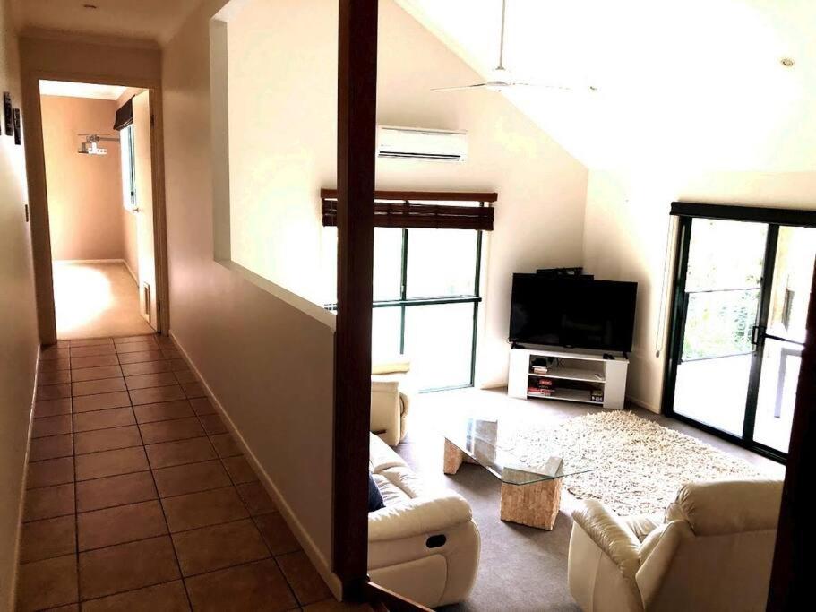 Noosa hinterland acreage close to the beach