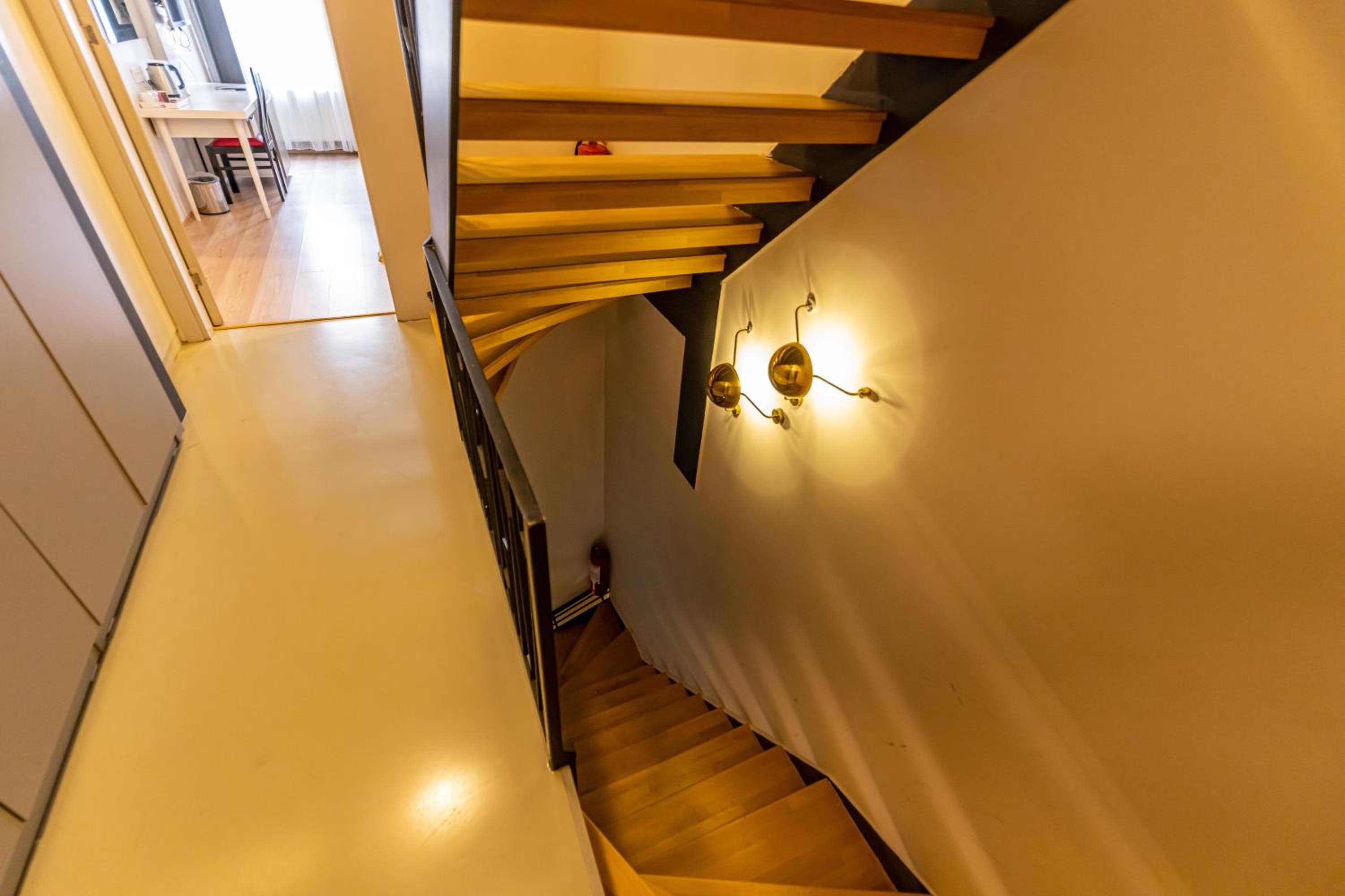 Calanthe Residence - Image 15