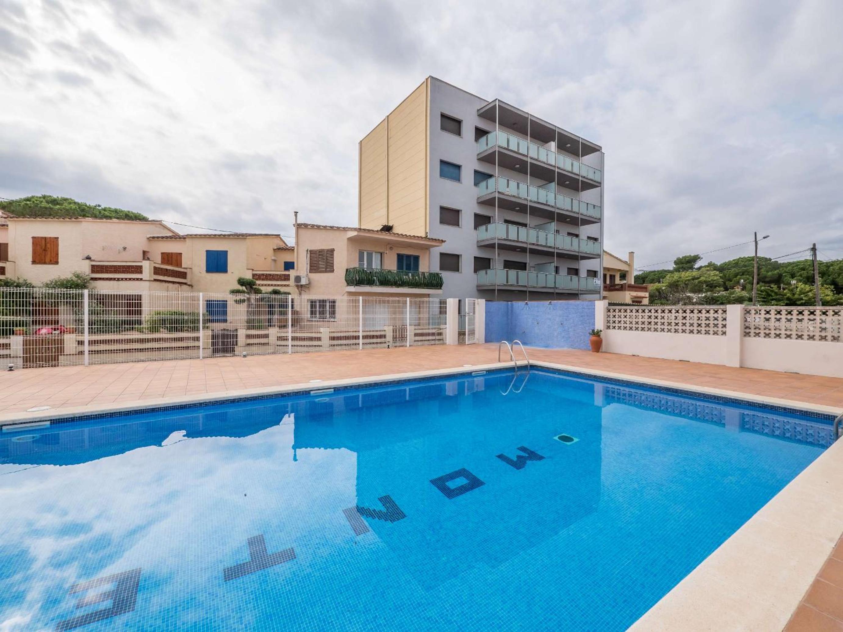 Apartment with community pool for 4 people photo 1