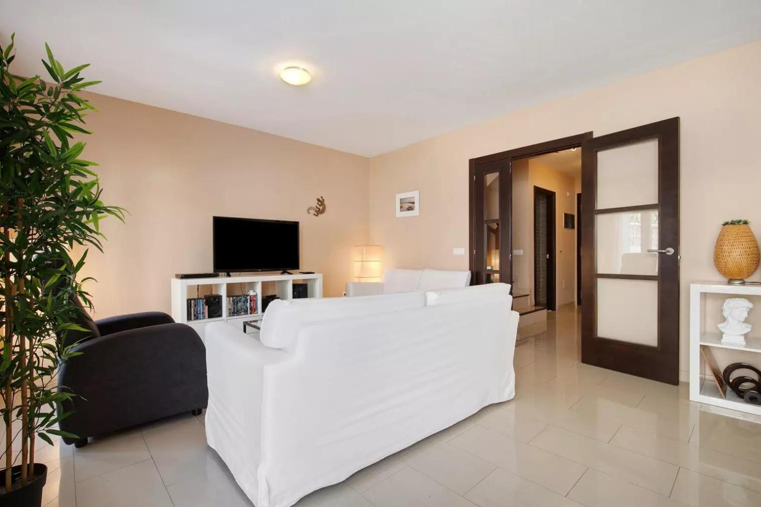 Villa Solymar - Private heated pool & Fiber-Optic WiFi