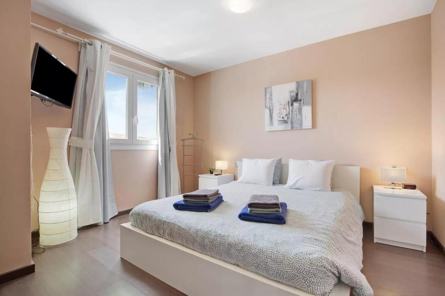 Villa Solymar - Private heated pool & Fiber-Optic WiFi
