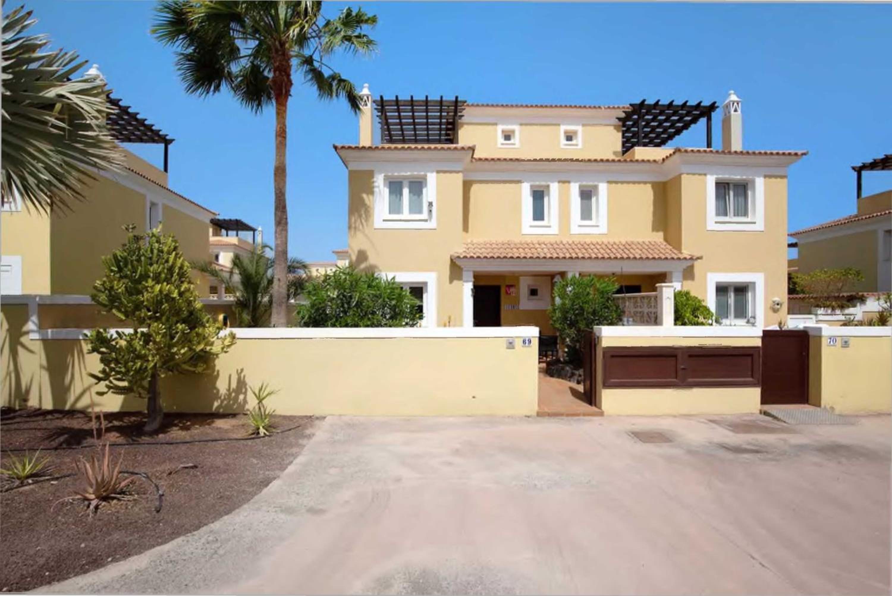 Villa Solymar - Private heated pool & Fiber-Optic WiFi