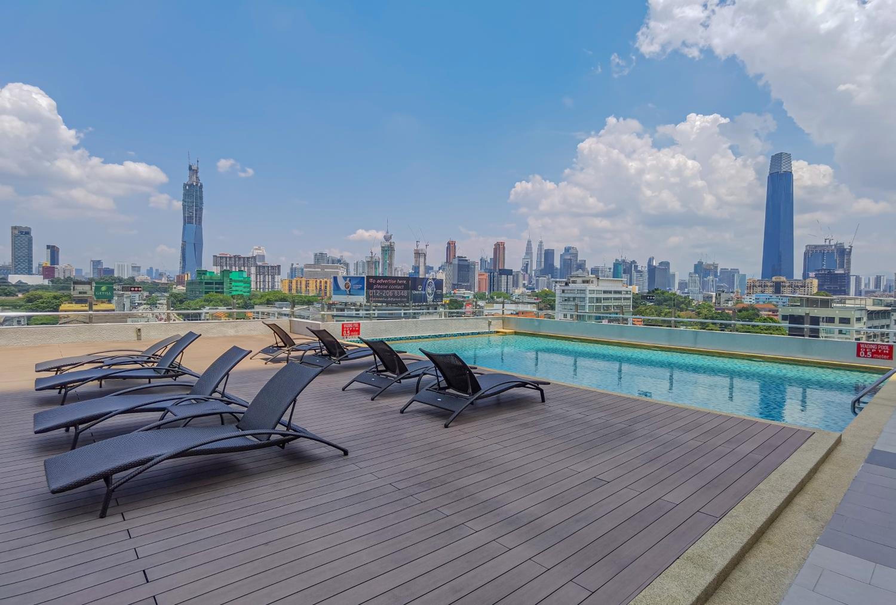 Lovely 2 bedroom w Pool for 6 pax - Chan Sow Lin